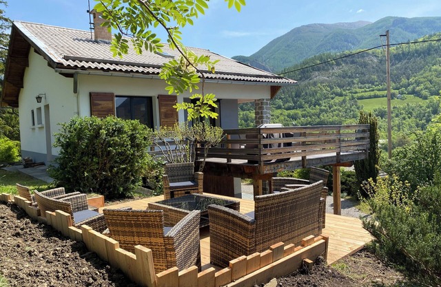 Chalet Familial de Standing vue sur les Montagnes du Parc National du Mercantour