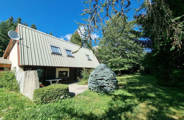 Chalet cosy à Saint-Michel-de-Chaillol, 10 personnes, 4 chambres, jardin, cheminée, animaux admis