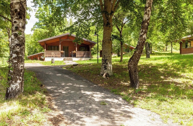 'Chalet Fragolina - Villaggio Anemone' with Mountain View & Terrace
