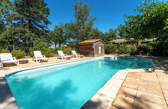 Chalet 'Gite Romarin' with Shared Pool, Private Terrace and Wi-Fi