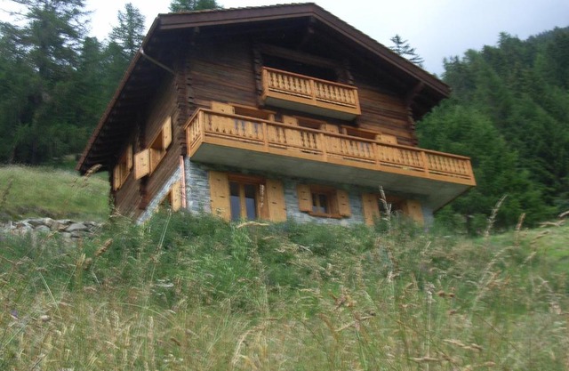 Chalet Grouse