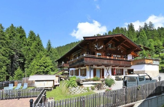 Chalet Hochfügen by Ski Slope