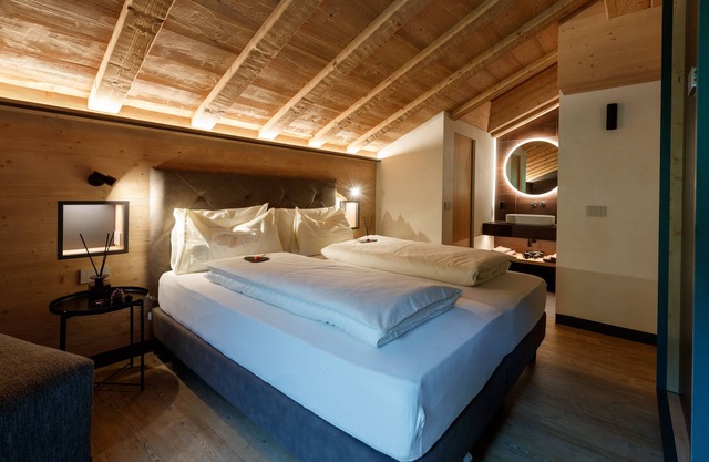 Chalet 'Ice Villa Genf with Spa' with Mountain View, Shared Garden and Wi-Fi