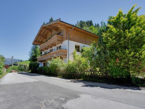 Chalet in Hollersbach near Ski Lift