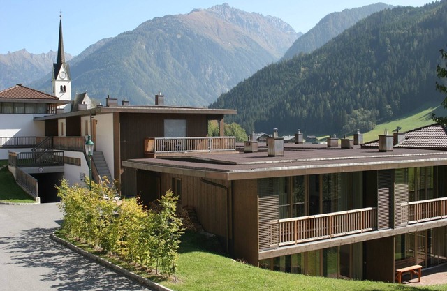 Chalet in Königsleiten near Ski Lift & Sauna