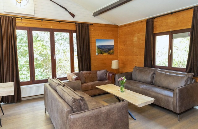Chalet in Manhay for 9 Person