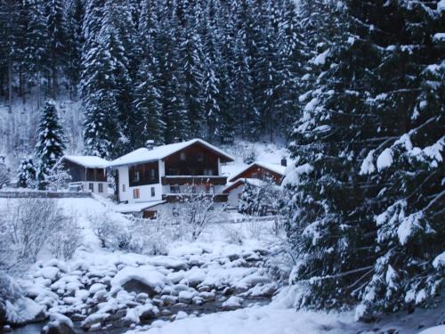 Chalet in Mayrhofen near Ski Slopes