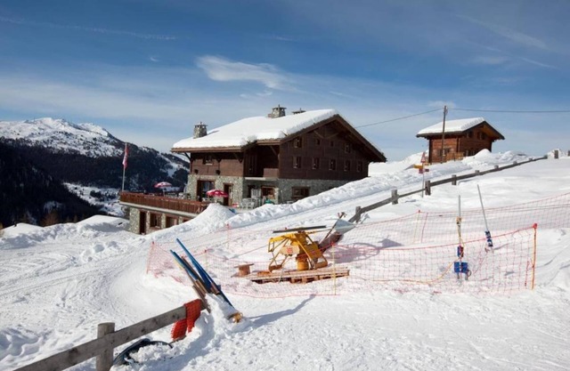 Chalet in Nendaz on Ski Slopes