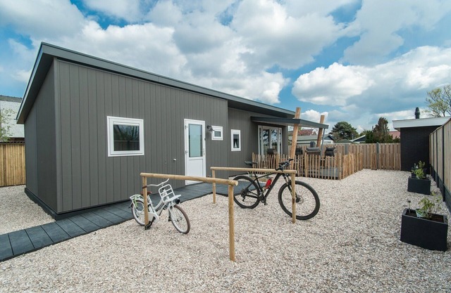 Chalet in Noordwijk near North Sea Beach