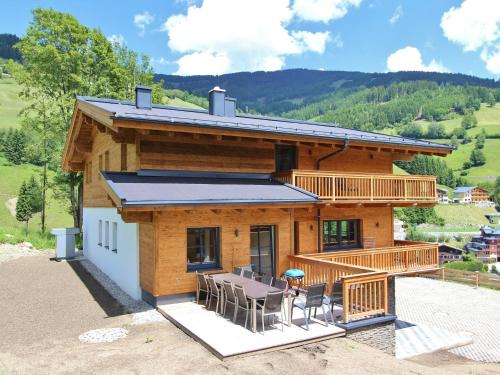 Chalet in Saalbach by Ski Lift & Slopes