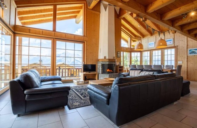 Chalet in Veysonnaz near Ski Lift & Valley Views