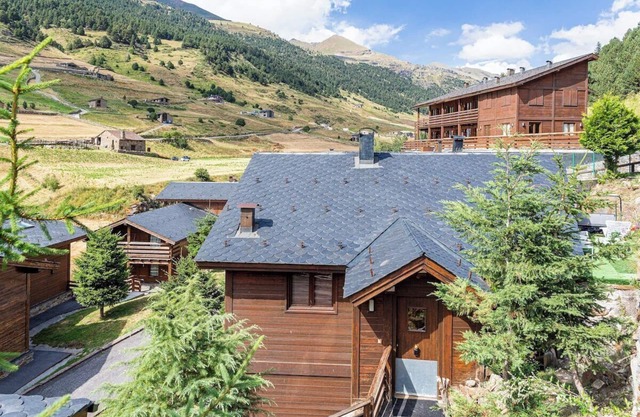 Chalet Incles Retreat