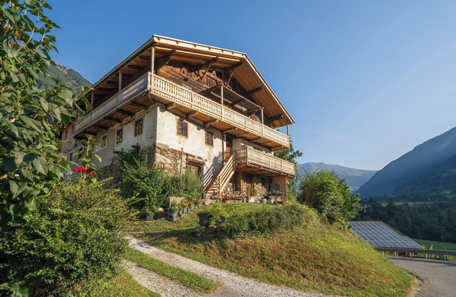 Chalet "Lanthalerhof" with Mountain View, Balcony & Wi-Fi