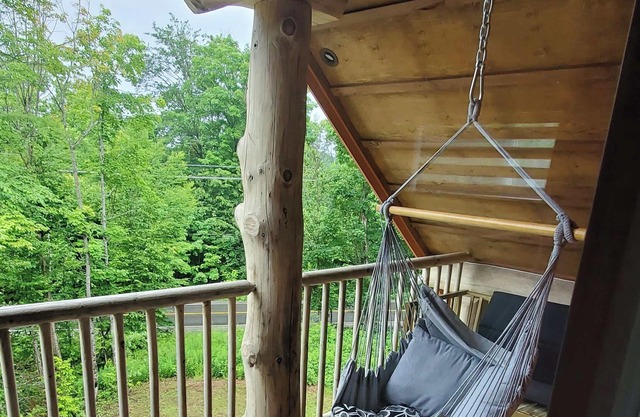 Chalet le Pic-Bois | Spa, Modern Comfort