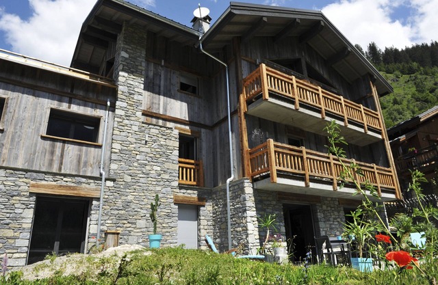 CHALET L' OURS BLANC FOR 6 PERSONS WITH Sauna, heated Jacuzzi, SPA