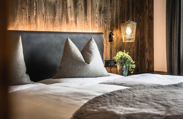 Chalet 'L Piz Dolomites' with Mountain View, Private Terrace and Wi-Fi