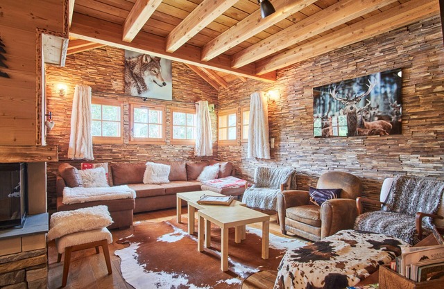 Chalet 'Le Grand Cerf' with Private Terrace and Wi-Fi