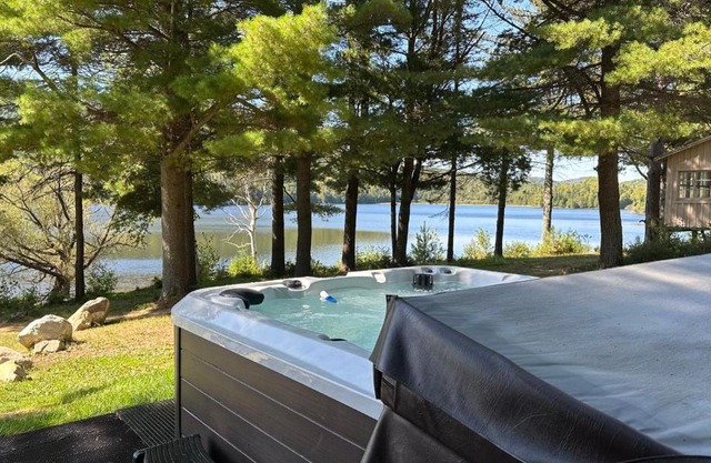 Chalet le Huard directement au bord du lac