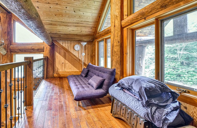 Chalet le Massif SPA and Lake Access