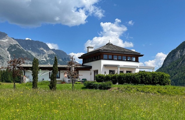 Chalet Leutasch with Ski Trail & Mountain Views