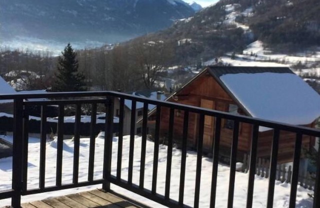 Chalet Lyse opposite the resort