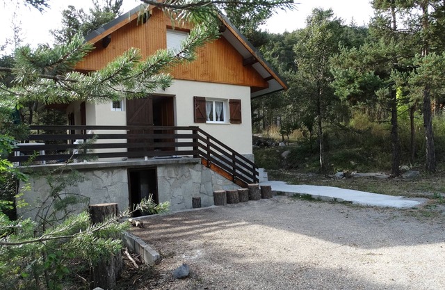 Chalet "Ma Bonne Etoile" with Mountain View, Private Terrace & Wi-Fi