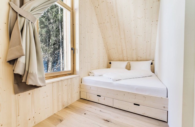 Chalet 'Mitteregge' with Mountain View, Shared Garden and Wi-Fi