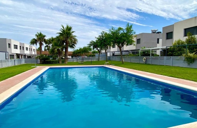 Chalet moderno con piscina en Mont - roige Bahia