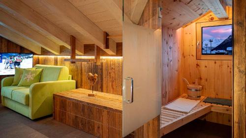Chalet Mott
