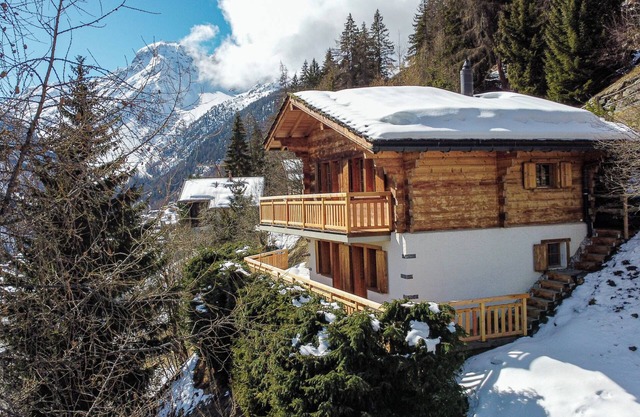 Chalet Narnia, Grimentz. Traditional cosy chalet with stunning views. Sleeps 6