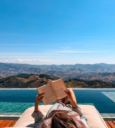 Chalet nas Nuvens with Infinity Pool