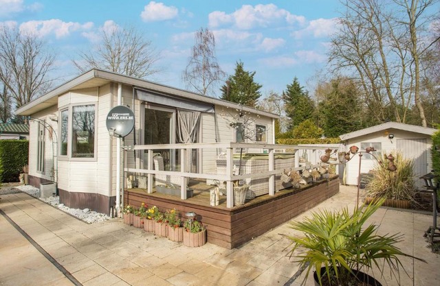 Chalet near De Braakman Nature Reserve
