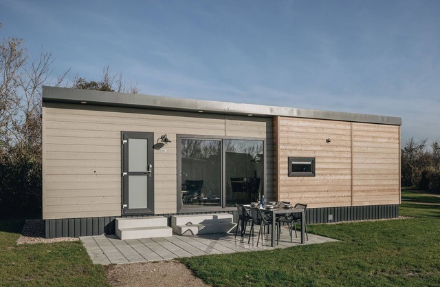 Chalet near Dutch Coast & Sandy Beaches