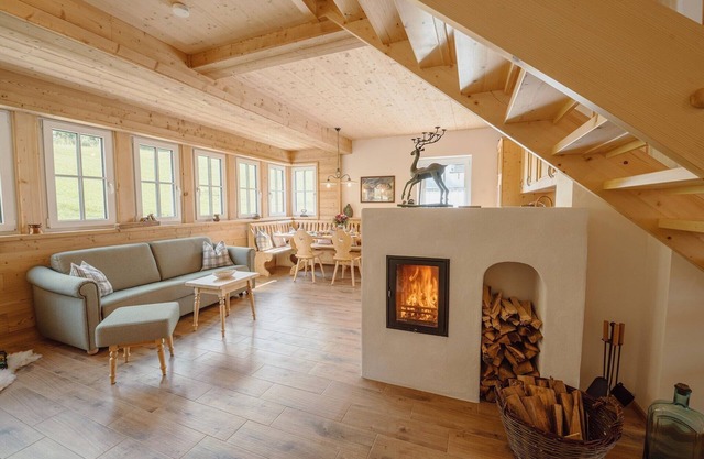 Chalet near Lake Grundlsee & Ski Lift