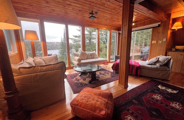 Chalet Nid Vert, Chalet Lanaudiere w/SPA 1hr from MTL