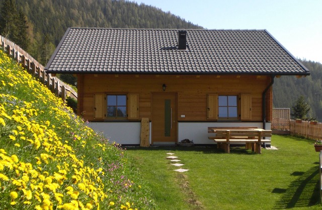 Chalet 'Niederhaushof Edelweiß' with Mountain View, Private Garden and Wi-Fi