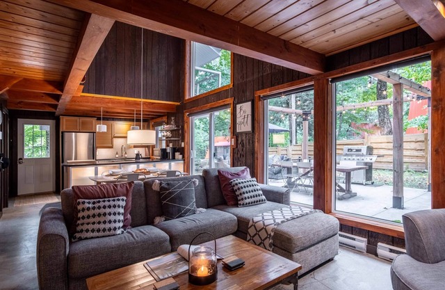 Chalet Norwegian , Turn Key Amenities + Pet Friendly + Hi Speed WiFi