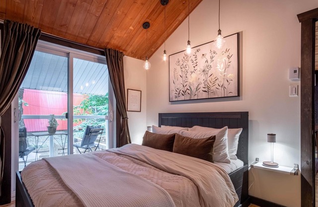 Chalet Norwegian , Turn Key Amenities + Pet Friendly + Hi Speed WiFi