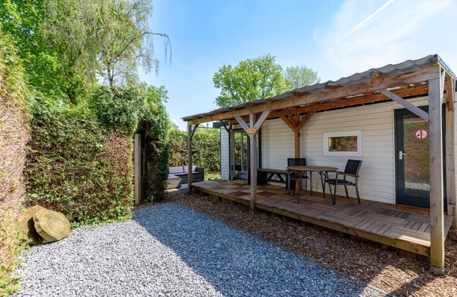 Chalet on a quiet park close to the forest