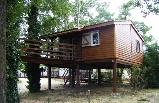Chalet on stilts/terrace/air-conditioned/magnificent park view sleeps 4