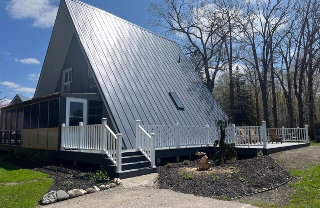 Chalet on the Lake 65 w/Beach Access, Pools, Sport Courts, Fishing Pond & more!