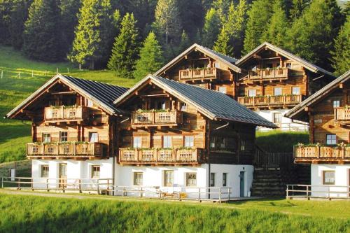 Chalet on Zettersfeld with Dolomites Views