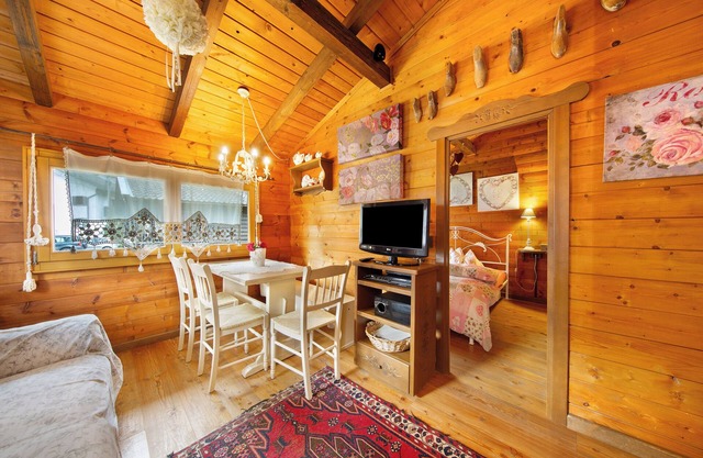 Chalet 'Orserose I Scarpet' with Mountain View, Shared Terrace and Wi-Fi