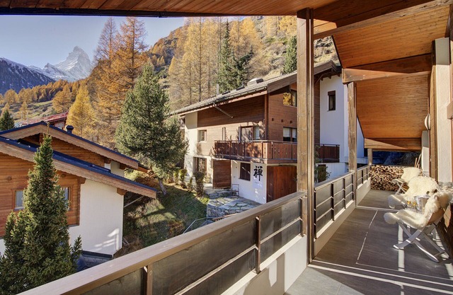 Chalet & Penthouse Zen, Matterhorn view, sauna & hot tub, 100m to main lift