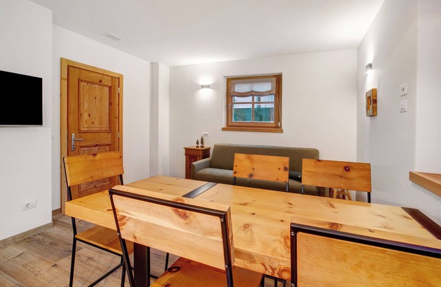 Chalet 'Pieri - Appartamento Bedogn' with Mountain View and Wi-Fi