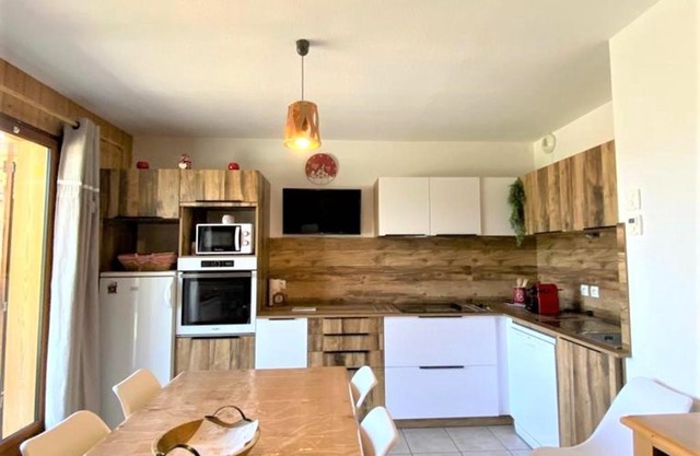 Chalet rénové 7 pers avec terrasse, local ski et parking gratuit - FR-1-504-70