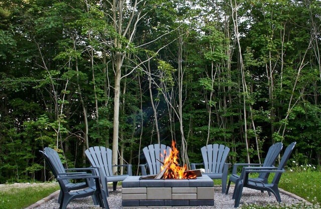 Chalet Röcka with hot tub and lake access!