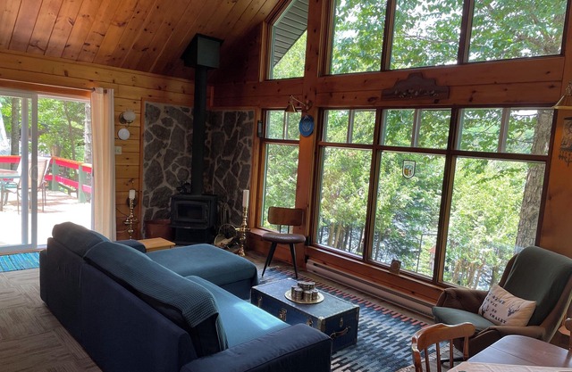 Chalet RougenPet friendly ski retreat and lake house in the middle of nature