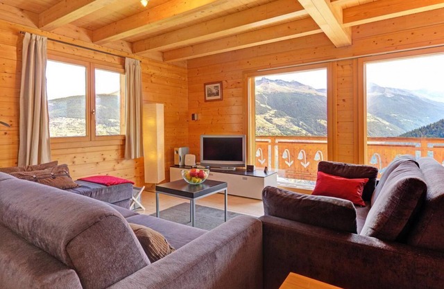 Chalet, sauna, balcony, fireplace or stove, parking, tv, 135m², Thyon