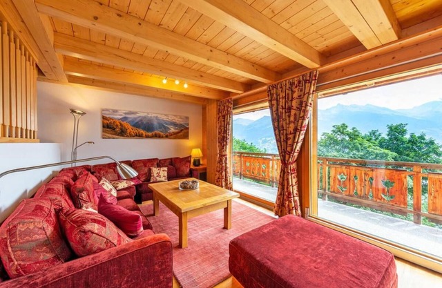 Chalet, sauna, terrace, balcony, parking, tv, ski locker, 188m², Thyon